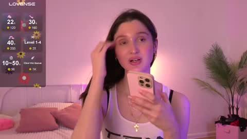 Snapshot of tender_babyy chatting on October 8, 2:10 pm Sexy girl Li online show from October 8, 2:10 pm