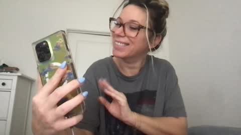 Daphne Summers online show from December 17, 5:28 pm