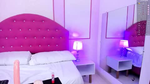 Thalia  online show from October 25, 8:59 pm