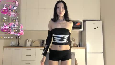 Snapshot of thanos_world1321002 chatting on February 21, 9:43 pm thanos_world1321002 online show from February 21, 9:43 pm