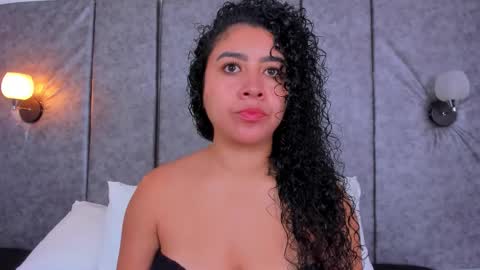 thara webstter online show from November 19, 11:43 am