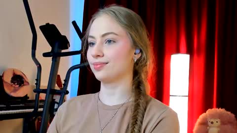 Ally    STREAMING ON TWITCH NOW Check my Twitter for updates online show from October 8, 8:07 am