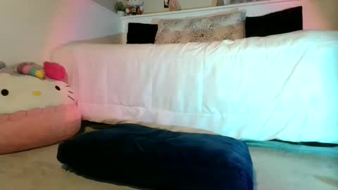 theangelbabyyy online show from December 15, 5:56 am