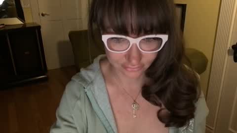 Cach Nelson online show from October 26, 8:43 am