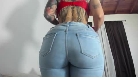 Snapshot of thepam_boobs chatting on September 25, 5:55 pm Pamela online show from September 25, 5:55 pm
