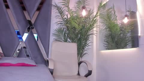 Snapshot of thepam_boobs chatting on December 4, 6:06 pm Pamela online show from December 4, 6:06 pm