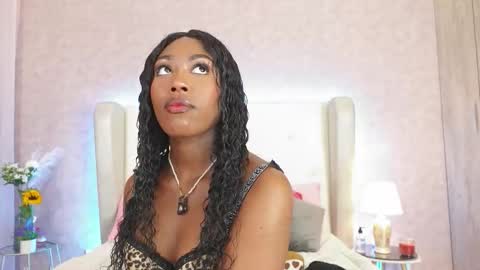 ThianaLopez online show from November 4, 9:31 pm