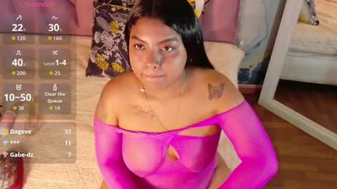 Snapshot of thickbrunnett chatting on October 21, 2:48 am SOFIA online show from October 21, 2:48 am