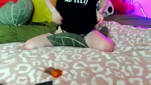 thickneyaadams online show from September 23, 1:59 am