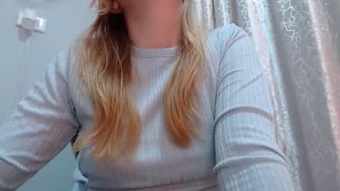 sara online show from November 11, 2:40 am