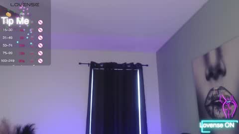 Tia Bella online show from October 26, 8:59 pm