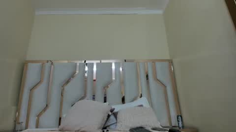    online show from January 20, 8:40 pm