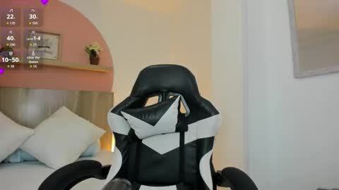 T I F F A N N Y online show from October 23, 7:42 pm