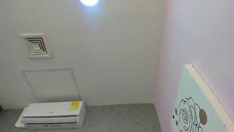 tiffany_mendez online show from December 22, 12:08 pm