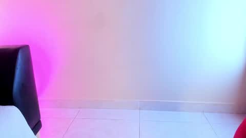 Stefany Suarez online show from October 2, 9:20 pm