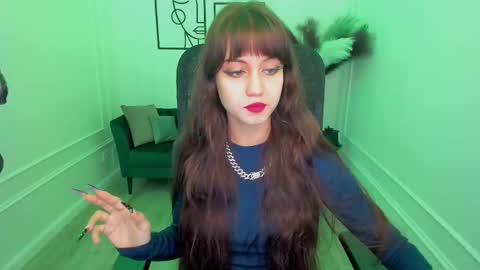 tiffanyyoun online show from November 7, 12:55 pm