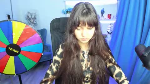 tiffanyyoun online show from November 1, 12:53 pm