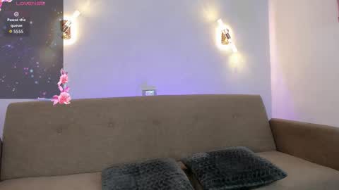 Tifany online show from February 15, 9:36 pm