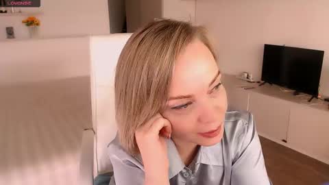 Tilly online show from October 6, 8:57 pm