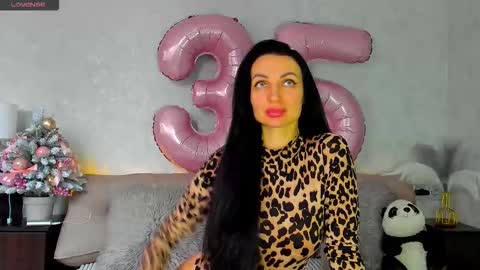 Tina online show from December 2, 8:38 am