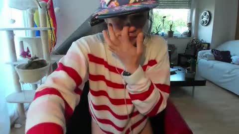 Snapshot of tiny_williams chatting on September 14, 6:33 am Tiny online show from September 14, 6:33 am