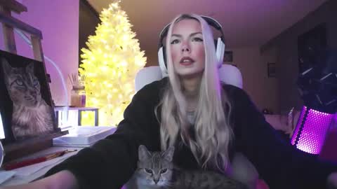 stage Kylie Sinner  brand CLITBAIT online show from January 16, 12:28 am