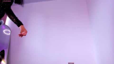 Luna  online show from November 3, 8:02 pm