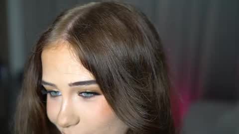 Lili online show from December 5, 5:14 pm