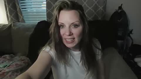 tittee mcgee online show from September 19, 6:40 pm