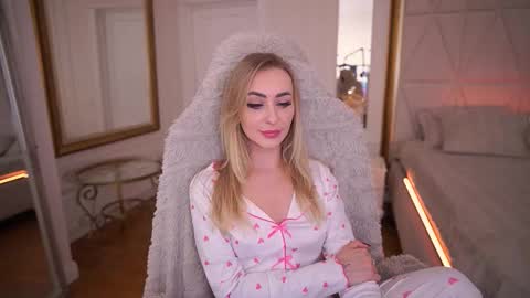 top_grace online show from February 1, 2:38 pm