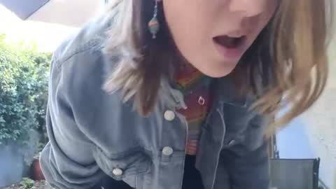 Topsy online show from February 19, 8:25 am