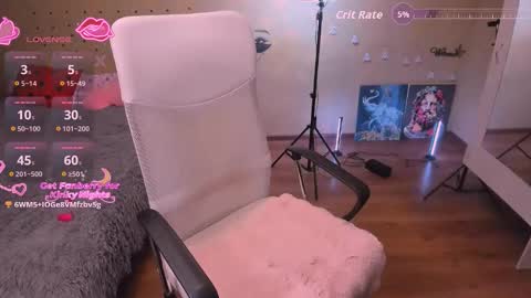 tori93_ online show from February 4, 5:16 pm