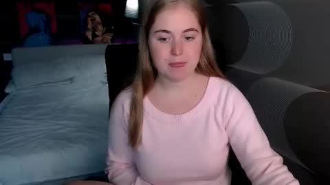 Snapshot of tori_blond chatting on October 23, 6:30 am tori_blond online show from October 23, 6:30 am