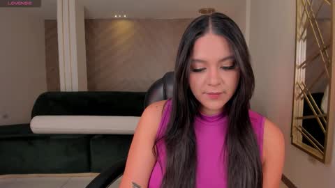 Tori Cross online show from December 19, 2:20 pm