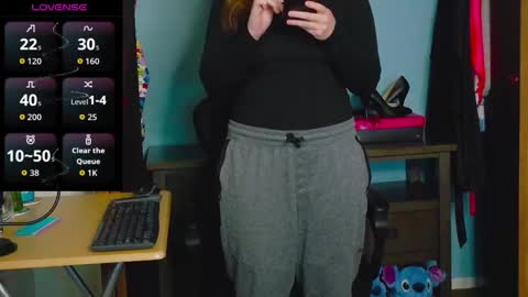 TreeJeanne online show from December 18, 8:46 pm