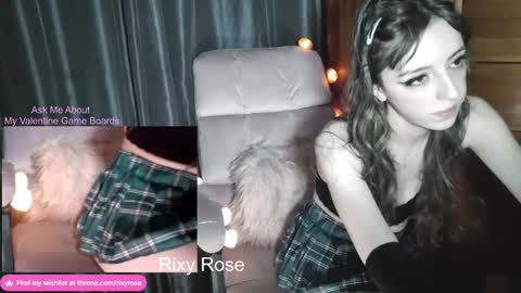 Snapshot of trixyrose chatting on January 30, 3:00 am RixyRose online show from January 30, 3:00 am