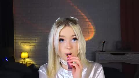 Snapshot of twinklefluff chatting on September 14, 3:54 pm twinklefluff online show from September 14, 3:54 pm