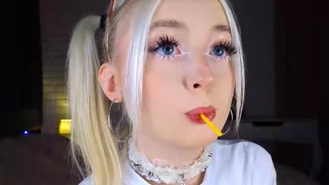 Snapshot of twinklefluff chatting on September 20, 2:26 pm twinklefluff online show from September 20, 2:26 pm