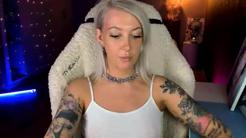 Miley online show from March 1, 2:06 pm