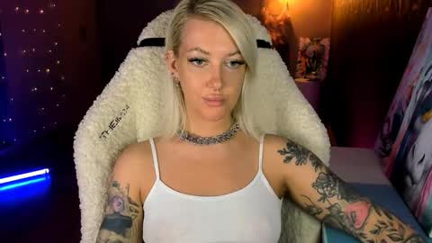 Miley online show from February 8, 12:53 pm