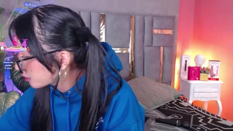 Snapshot of tyla_ks chatting on September 27, 10:06 pm tyla_ks online show from September 27, 10:06 pm