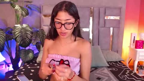 Snapshot of tyla_ks chatting on September 10, 7:36 pm tyla_ks online show from September 10, 7:36 pm