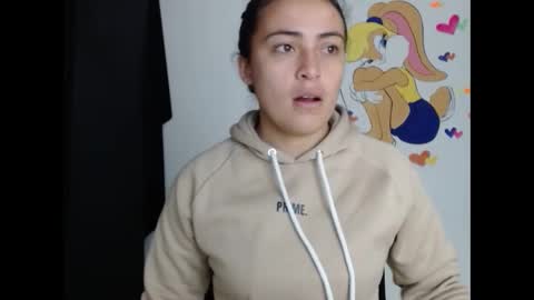 tyrahot_ online show from December 1, 9:57 am