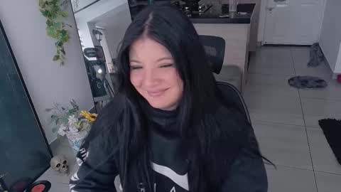 Franchesca  online show from November 5, 7:52 pm