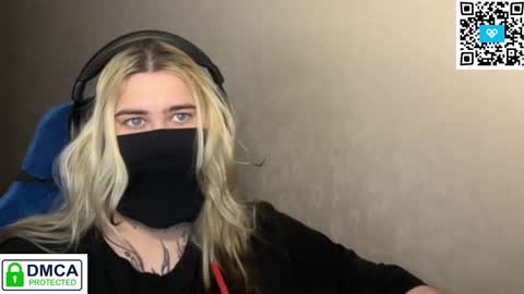 unaxyling online show from February 28, 11:48 pm