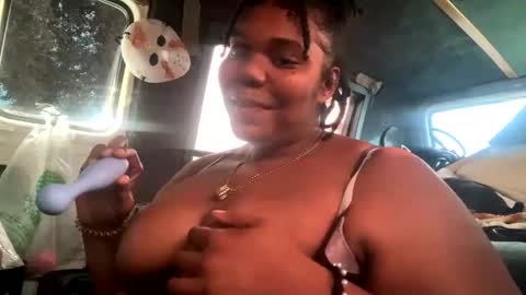 Snapshot of unistarfire chatting on December 11, 9:45 pm Uni StarFire online show from December 11, 9:45 pm