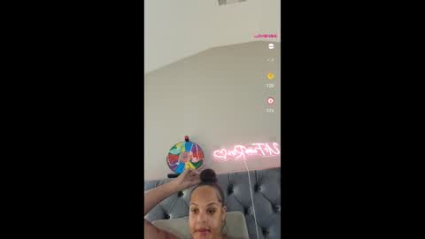 urfaveriri online show from November 21, 5:59 pm