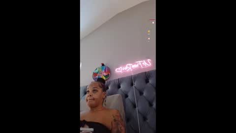 urfaveriri online show from November 22, 6:54 pm