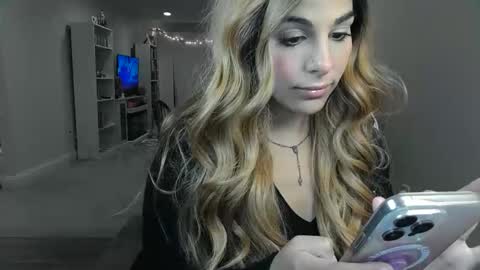 Snapshot of urgoddessmarla chatting on October 14, 3:31 am Goddess Marla online show from October 14, 3:31 am