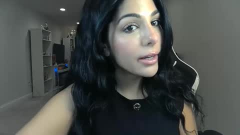 Snapshot of urgoddessmarla chatting on October 25, 3:25 am Goddess Marla online show from October 25, 3:25 am